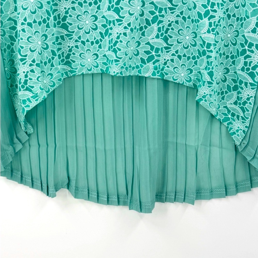NWT Julia Short Sleeve Lace Overlay High-Low Pleated Hem Top w Rhinestone Pocket - Picture 6 of 8